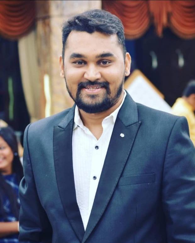 Shri Naitik Parikh